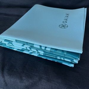 Gaiam Fold up Yoga Mat Lightweight Blue Paisley Graphic